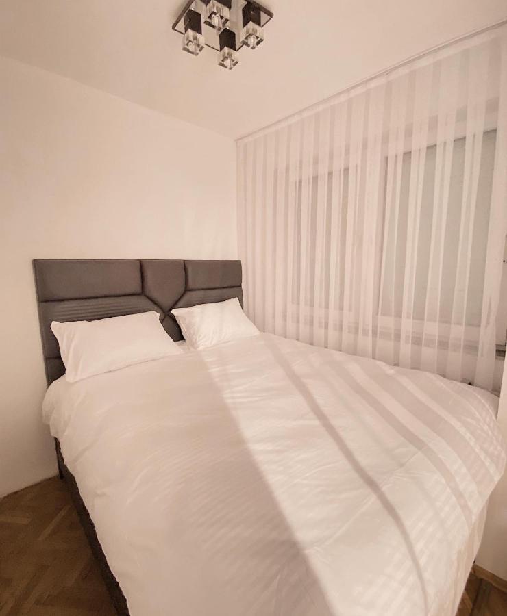 Diamond Apartment Prishtina 2 プリシュティナ エクステリア 写真